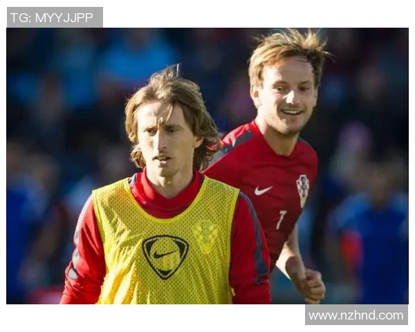 莫德里奇与拉基蒂奇中场技艺的深度对比与分析